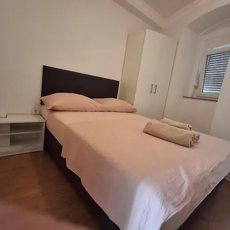 Apartmani Toni Crikvenica Exteriör bild