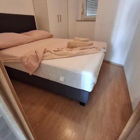 Apartmani Toni Crikvenica Exteriör bild